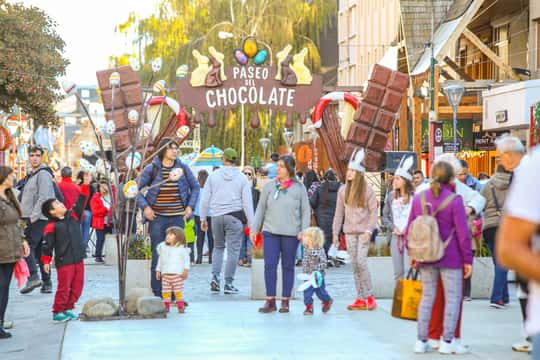 Bariloche Chocolate Tour: Patagonian Flavors Walking Tour