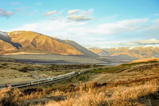 Arthur's Pass: TranzAlpine Train and Castle Hill Day Tour
